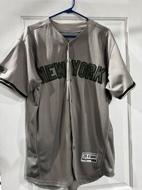 New York Yankees Gray with army-green lettering Baseball Jersey - #24